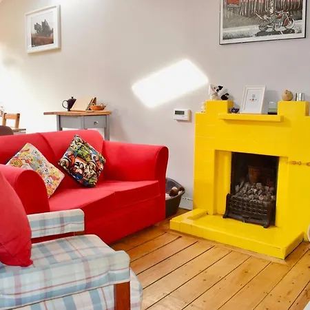 아파트 Bright 2 Bedroom House With Large Garden *